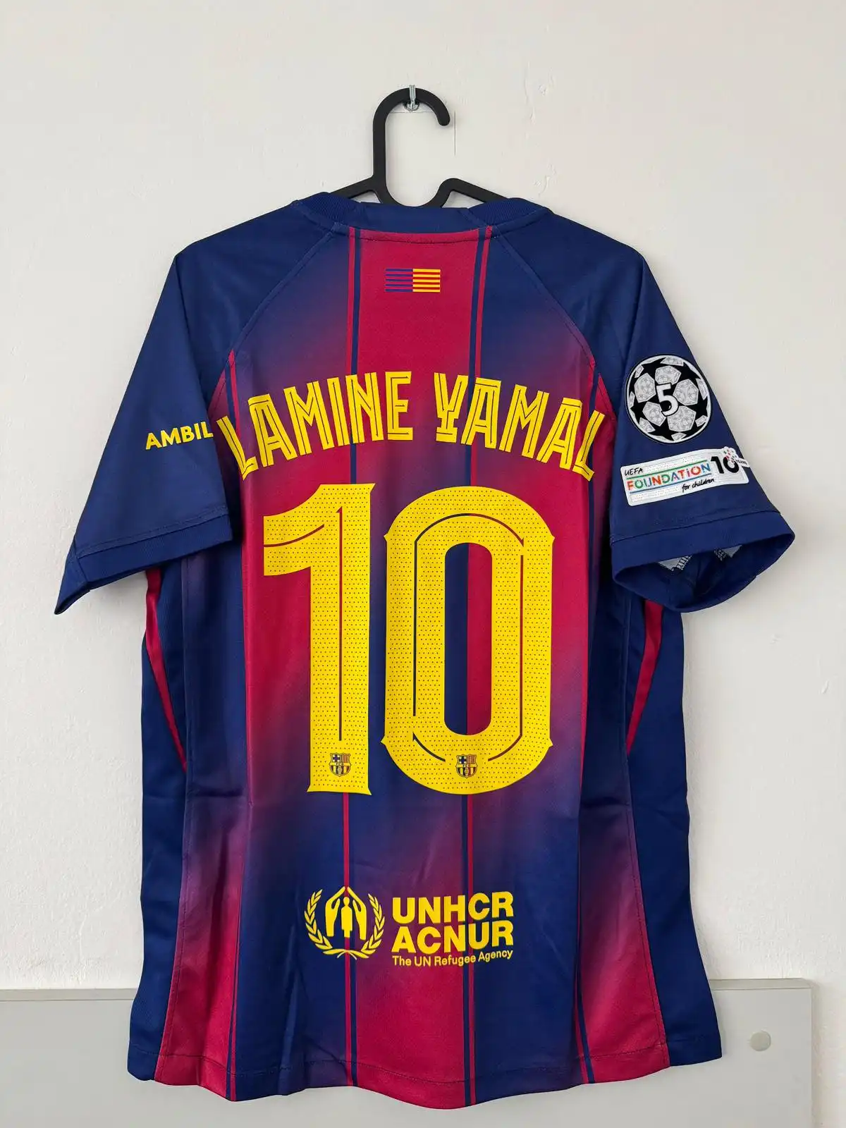 Barcelona 2025/26 domaci dres LAMINE YAMAL #10 - veličina M - dostupno na stanju