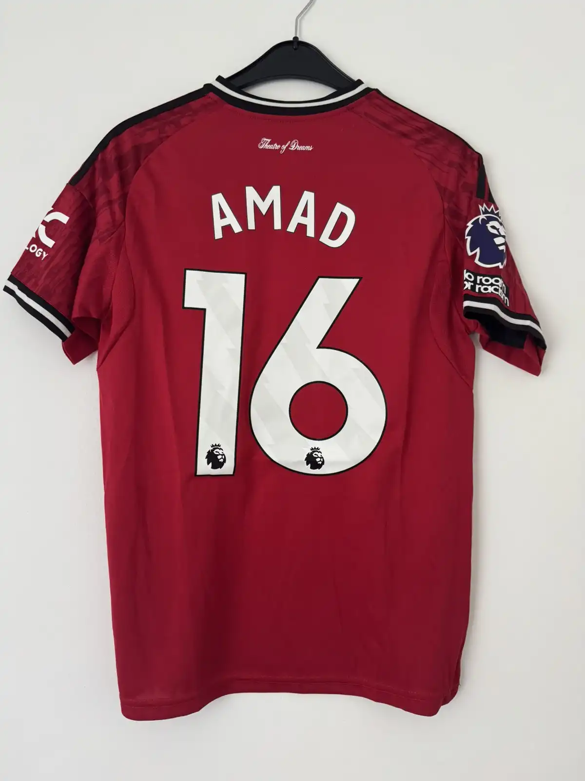 Manchester United 2025/26 domaci dres AMAD #16 - veličina S - dostupno na stanju