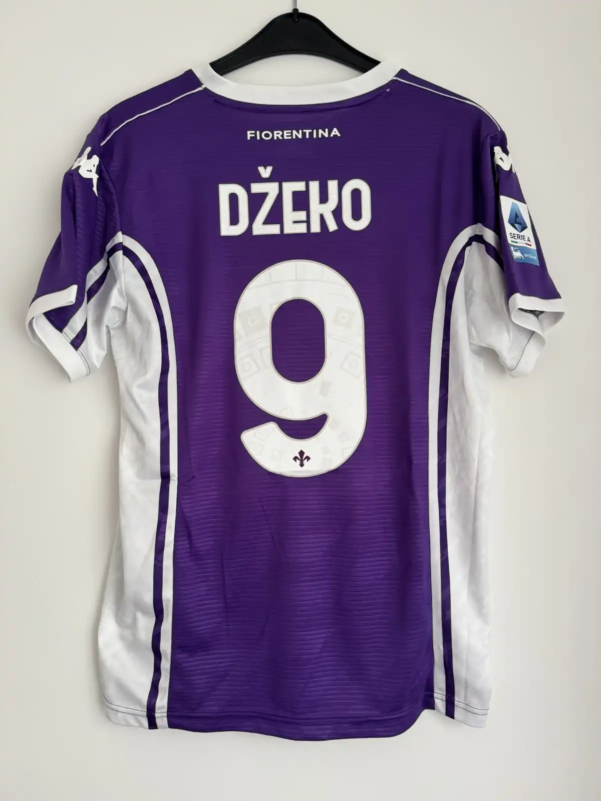 Fiorentina 2025/26 domaci dres DZEKO #9 - veličina XL - dostupno na stanju
