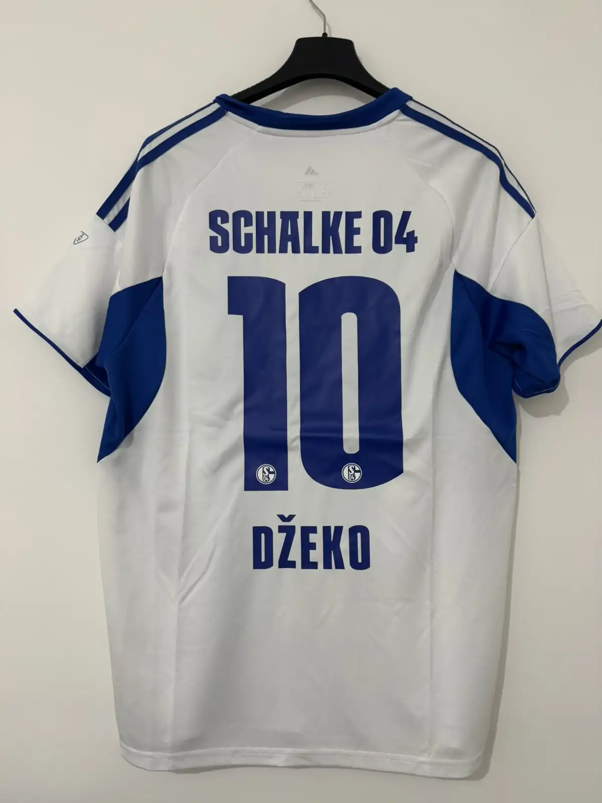 Schalke 2025/26 gostujuci dres DZEKO #10 - veličina XL - dostupno na stanju