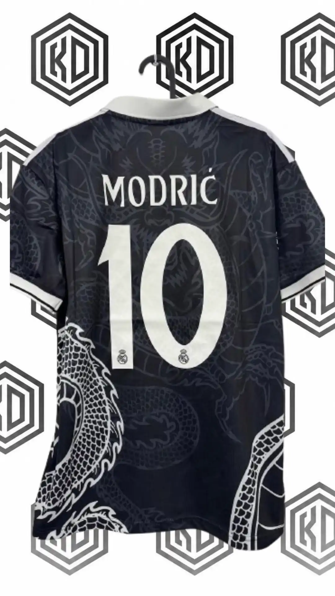 Real Madrid 2025 specijalni dres MODRIC #10 - veličina S - dostupno na stanju