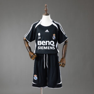 Dres Dječiji komplet – Real Madrid treći retro 06/07